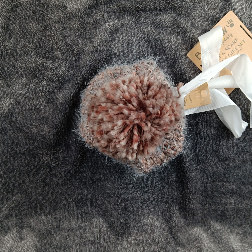 Bearpaw Hat Knit Pom Pom One Size Fits Most Winter Warm Fuzzy Beige - Picture 3 of 6